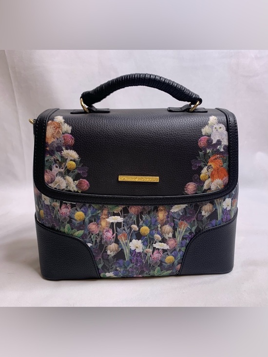 Harry Potter Handbags - BoxLunch Exclusive Harry Potter Botanical Pets Handbag Hedwig Crookshanks Floral